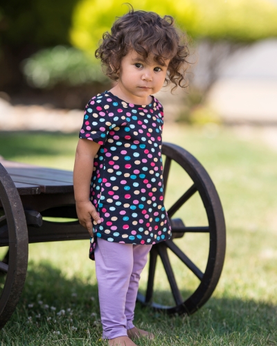 Girl's T-shirt, short sleeve, colourful polka dots