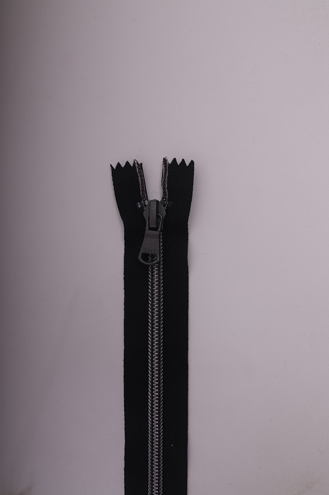 Zips 20cm špirálový,čierna+ strieborná