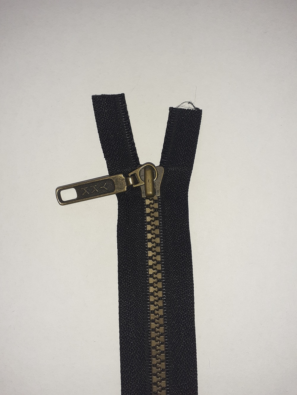 Zips 70cm kostený, čierny+bronz