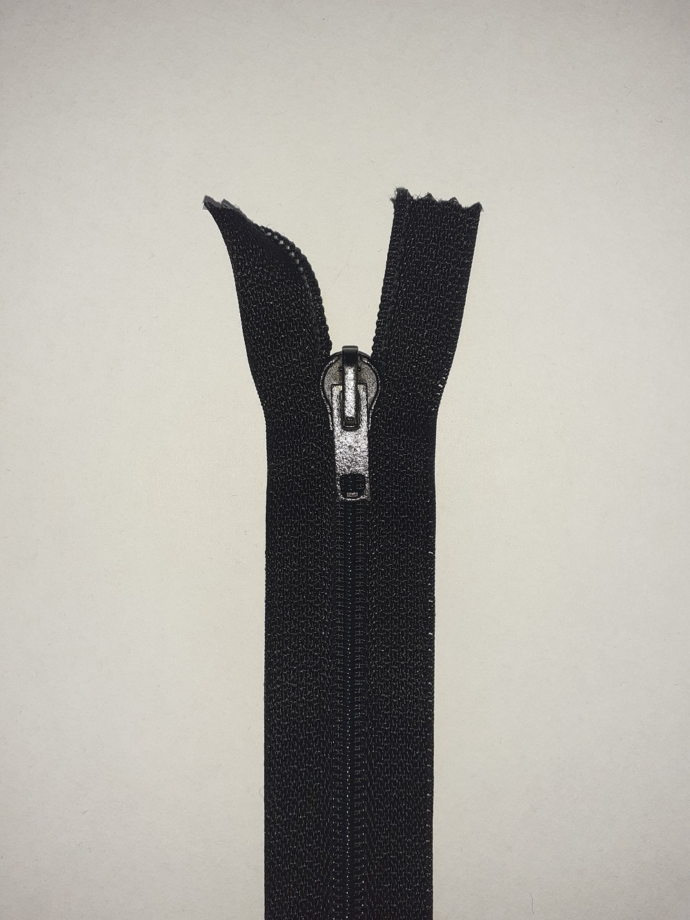 Zipper 70 cm, black